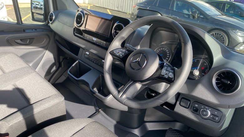 Mercedes-Benz Sprinter E314 L3 Electric Rwd 100kW 81kWh Pro Van Auto